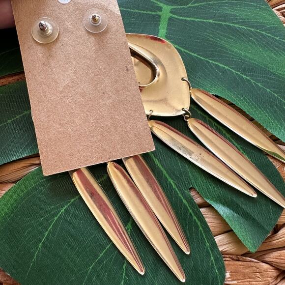 BOGO FREE STATEMENT 1980s Egyptian revival earrings - Picture 4 of 5